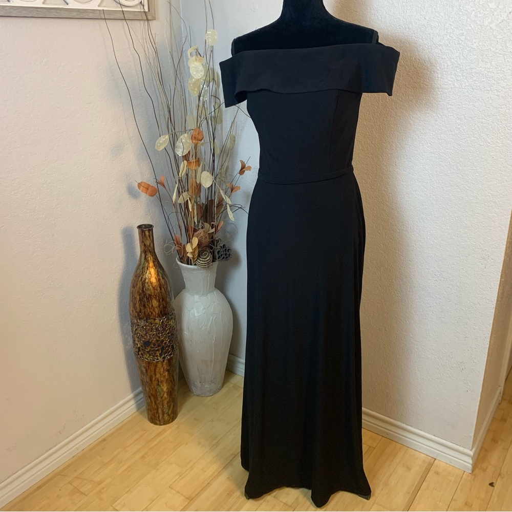 Christian Wu off shoulder sleeves,  dressy event or prom gown.